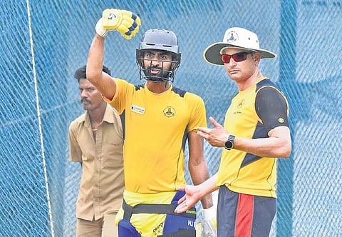 Lack of pace options will be a major concern for Tamil Nadu coach Hrishikesh Kanitkar (R)