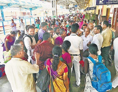 Goof up leaves rail travellers stranded at Karur junction