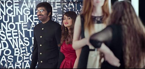 Ileana D'Cruz with Ravi Teja in 'Amar Akbar Anthony' trailer. (YouTube screengrab)
