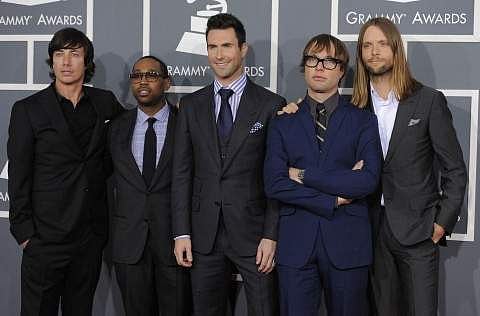 Petition against Maroon 5 performing at Super Bowl; support for Colin Kaepernick