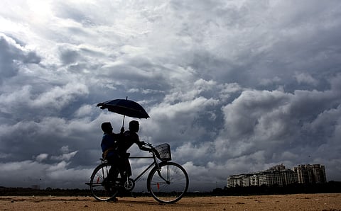 Skies overcast, light rainfall in parts of capital