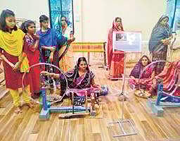 Women weavers inside the Bayana Gram | Express