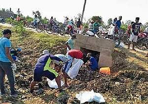 The cleaning of the Thettiyar river in progress
