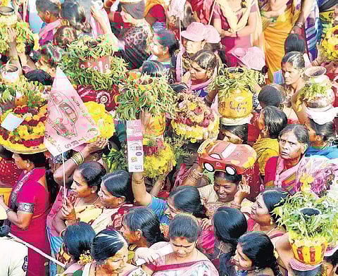 People join TRS leader KT Rama Rao's roadshow in Begumpet