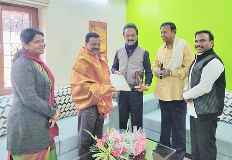 M K Stalin with Arvind Kejriwal. Also in picture is Kanimozhi. (Photo: Twitter)