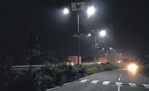 Despite installing lights on 15 accident-prone areas on the Chennai Bypass, commuters call for the entire stretch to be lit to combat rise of petty crimes