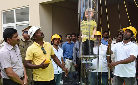 APS Hemanth Raj of Visakhapatnam demonstrating rescue process by using Borewell rescue saving machanical equipment. (Photo| RVK Rao/EPS)