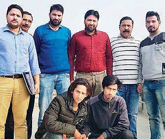 Two people were arrested for smuggling a large quantity of narcotics into Delhi from Kasol | Delhi Police