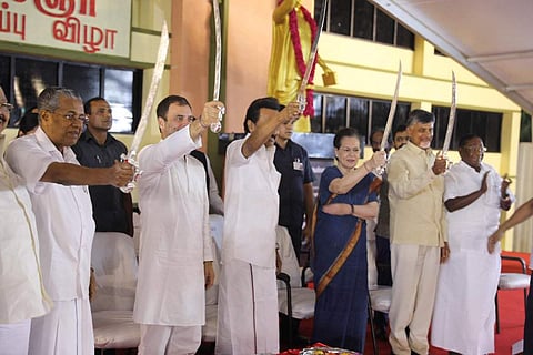 UPA Chairperson Smt Sonia Gandhi and DMK President MK Stalin launch a book at a public meeting to mark the  unveiling the Statue of Late Shri M. Karunanidhi. (Twitter image @INCIndia)