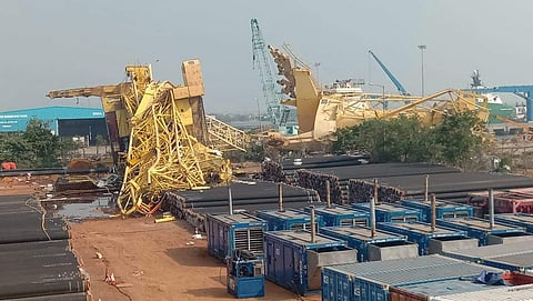 Two cranes collapsed in Kakinda sea port. (Photo: EPS)
