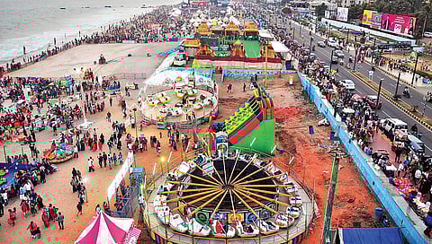 Traffic junctions, medians and lampposts along the roads leading to the main venue of the festival were aesthetically illuminated.