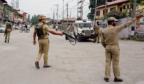 Image of Jammu and Kashmir police officers for representational purpose (File Photo | PTI)