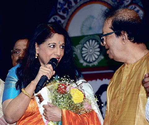 Eminent playback singer Kavita Krishnamurthy recollects her association with Prafulla Kar after receiving the 10th Prafulla Kar Samman in Bhubaneswar on Thursday | Express