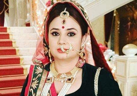 Janhvi Kapoor's onscreen mom worried about Sridevi's daughters