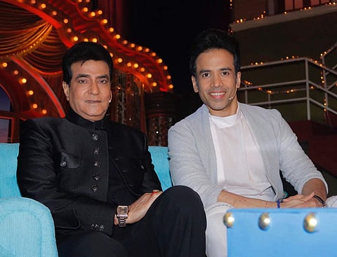 Actor Jeetendra and son Tusshar Kapoor (Twitter | @TusshKapoor)