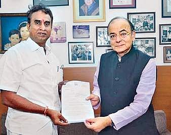 Municipal Administration Minister  S P Velumani with Union Finance Minister Arun Jaitley in New Delhi