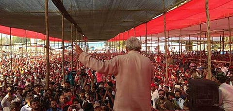 Communist Party of India-Marxist General Secretary Sitaram Yechury addresses the farmers' rally in Mumbai. (Twitter | AIKS)