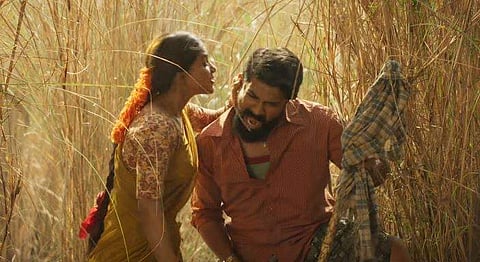 Ram Charan and Samantha in a screengrab from Rangasthalam.