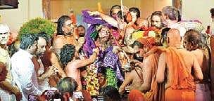 Rituals being performed on the mortal remains of Sri Jayendra Saraswathi Swamigal on the premises of Kanchi Kamakoti Peetam on Thursday | Express