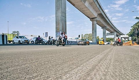 Chennai: Gravel near Kathipara flyover a trap for two-wheelers