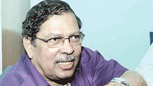CM Siddaramaiah should resign in public interest, says Justice Hegde