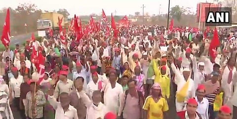 The farmers, who are covering a stretch of 30 km every day, aims at gheraoing Maharashtra Vidhan Sabha in Mumbai on March 12. | ANI Twitter Photo