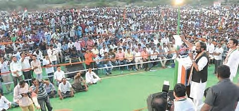 TPCC chief N Uttam Kumar Reddy addressing public meeting at Dornakal as part of Praja Chaitanya Yatra | Express photo