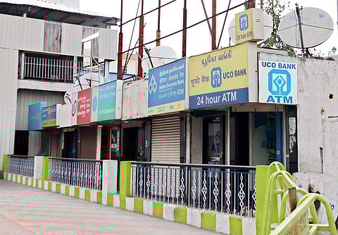 ATMs seen closed near Coimbatore railway station on Tuesday. | (S Senbagapandiyan | EPS))