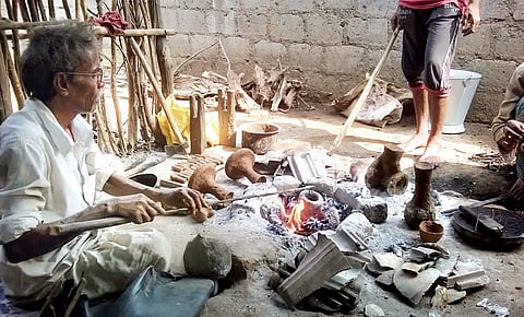 Telangana: GI tag for Adilabad dokra, Warangal Dhurries