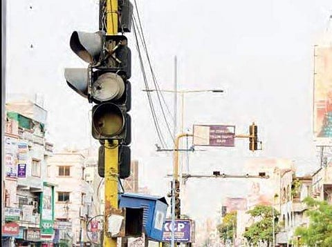 Image of traffic signal used for representational purpose