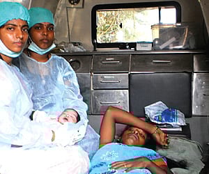 Paramedical staff on an 108 ambulance with a newborn (File Photo)