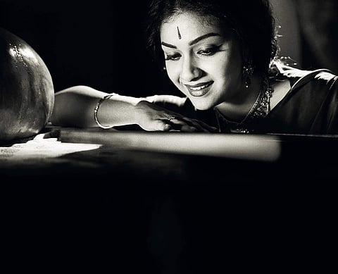 Keerthy Suresh as Savitri in 'Mahanati'.