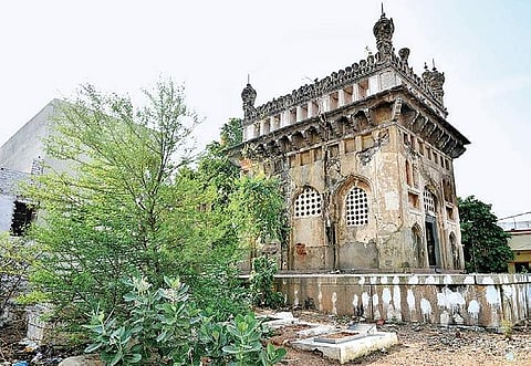 Tomb of Khairat Khan in a state of neglect in Gowlipura | r satish babu