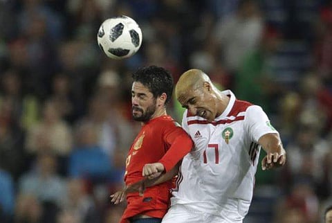 Isco’s (L) impressive attacking displays and his assertive character have not gone unnoticed in the Spanish dressing room.