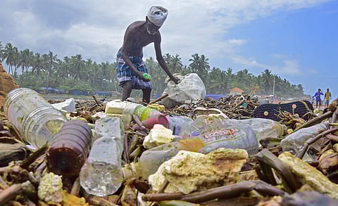 India produces over 62 million tonnes of solid waste every year, of which only 43 million tonnes is collected, only 12 million tonnes treated and the rest dumped. According to the experts, the figure is expected to rise to 436 million tonnes by 2050. (EPS