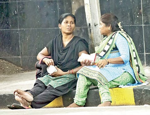 ‘Chillar’ agents thrive outside RBI office in Hyderabad
