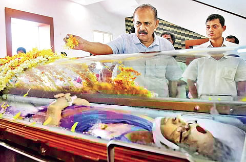 Former MP Sebastian Paul pays tribute to veteran journalist Leela Menon in Kochi on Monday | Albin Mathew