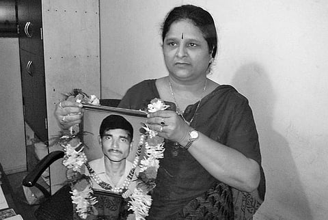 Odisha: Martyr’s widow to visit war memorial on her own, despite CM's promise