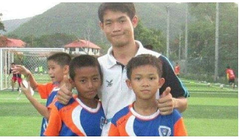 Ekkapol Chantawong with students at Mae Sai. (Photo: Facebook)