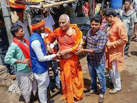 Social activist Swami Agnivesh after he was allegedly assaulted by Bharatiya Janata Yuva Morcha (BJYM) workers during his visit to Pakur on Tuesday July 17 2018. | PTI
