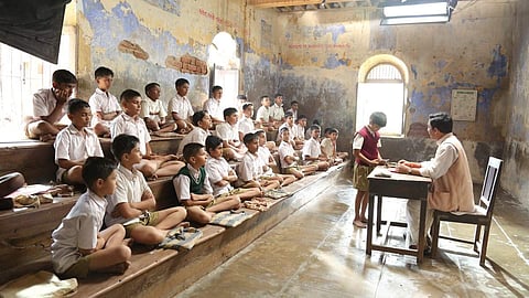 On the sets of 'Chalo Jeete Hain'. (Photo | Twitter)