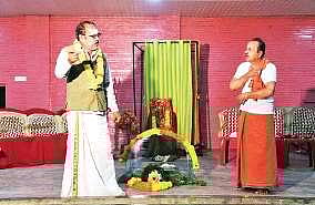 Rehearsal of Ravu Mammale Vohraan in progress