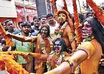 TRS MP from Nizamabad Kalvakuntla Kavitha participates in Bonalu festival at Ujjaini Mahankali Temple in Secunderabad on Sunday