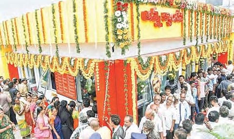 The target of the government is to serve  2.5 lakh plates of food a day on an average.