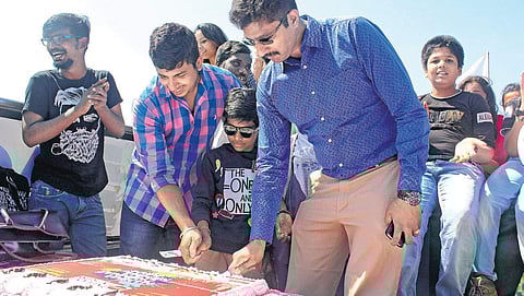 Chief guest Ramkumar Rajendran, joint managing director of JFA furniture, honours Chennai’s 379-year-old history with RJ Bharat, and other commuters