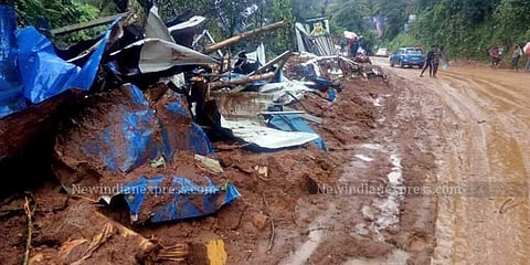 Stranded vehicles cleared, LMV traffic to ply both sides, HMV Srinagar to Jammu