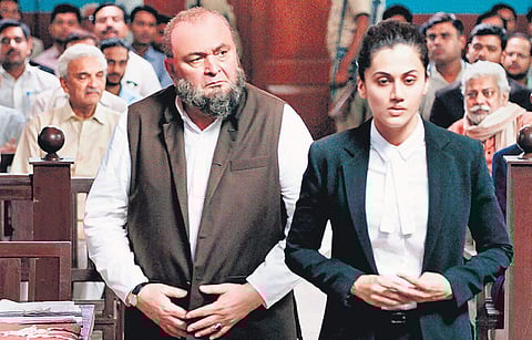 Rishi Kapoor and Taapsee Pannu in 'Mulk'.