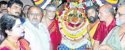 Chief Minister H D Kumaraswamy offering puja at Chamundeshwari temple atop Chamundi Hills recently