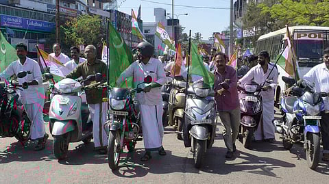 UDF workers protesting against the hike in petrol and diesel price on the hartal day in Kozhikode.(Photo | EPS/Manu R Mavelil)