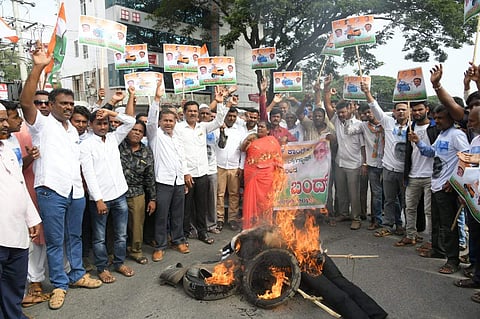 Congress party workers protesting the the rise of petrol and diesel prices. (Uday Shankar | EPS)